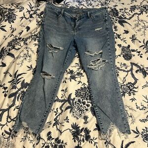 American Eagle distressed jeans 16P